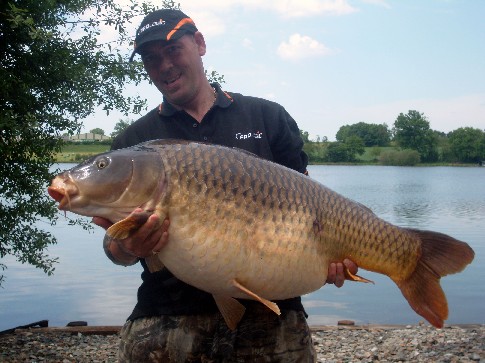 Simon O'Brien 66lb Commonweb.jpg